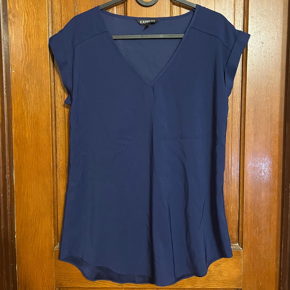 Express V-Neck Gramercy Tee